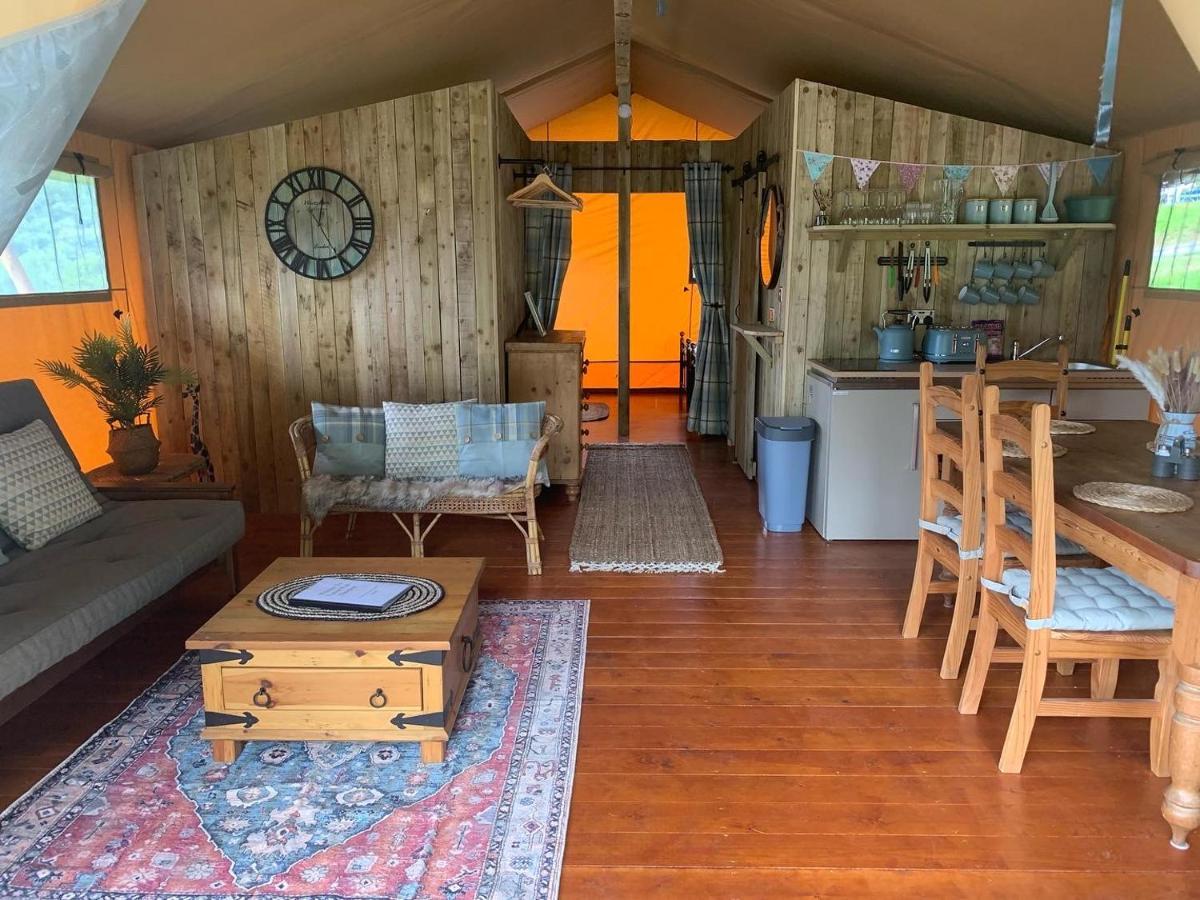Mountain View Safari Tent With Hot Tub In The Heart Of Snowdonia Luxuszelt