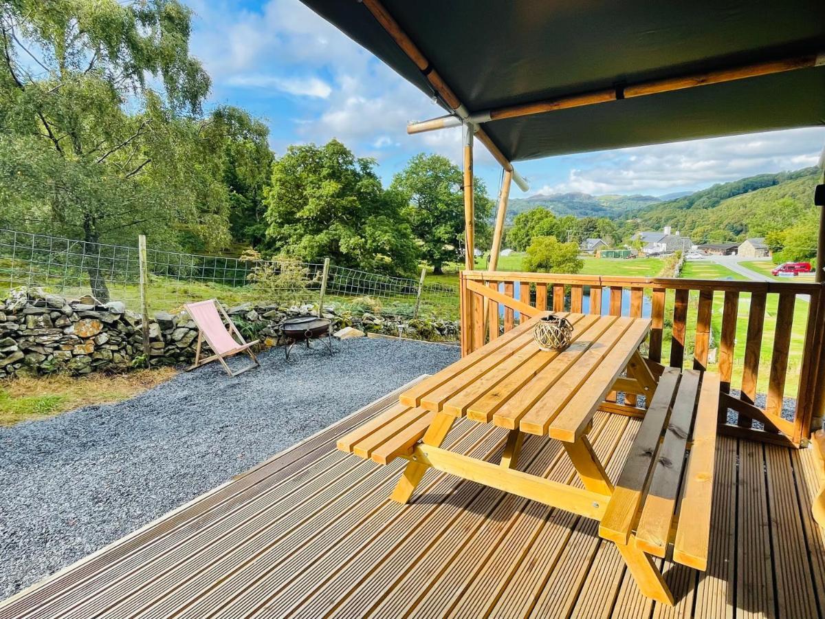 Mountain View Safari Tent With Hot Tub In The Heart Of Snowdonia *